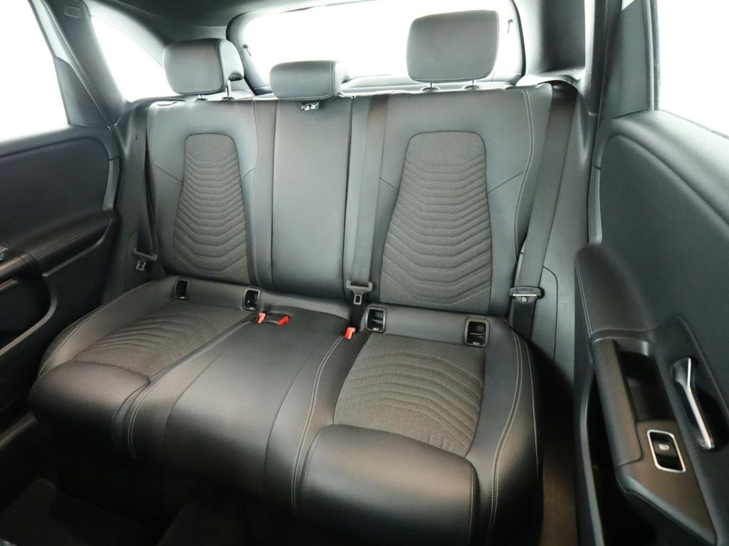 Mercedes-Benz B 180 2022