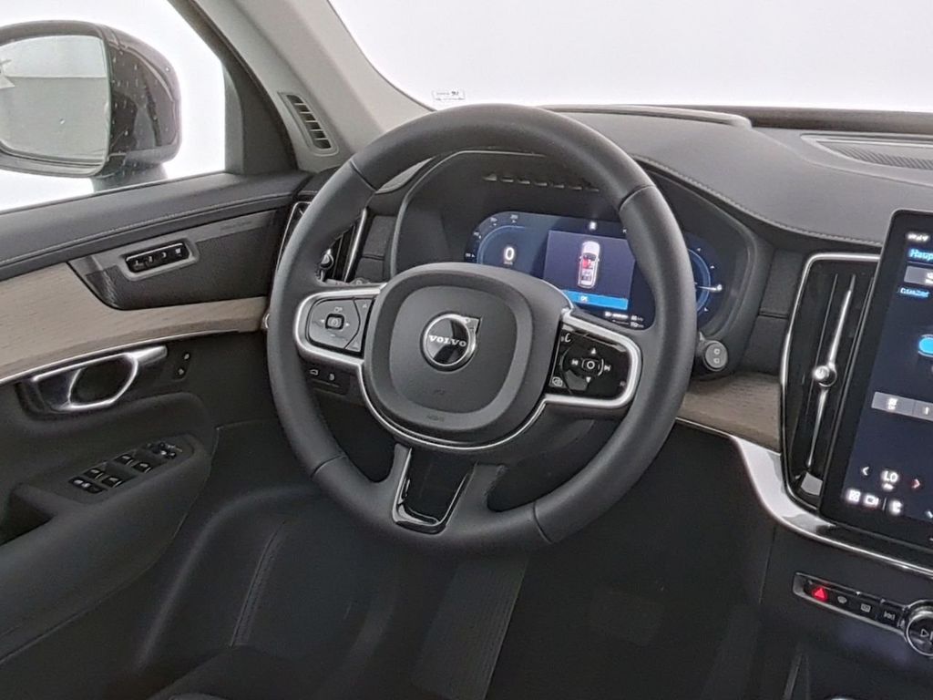 Volvo XC90 2025