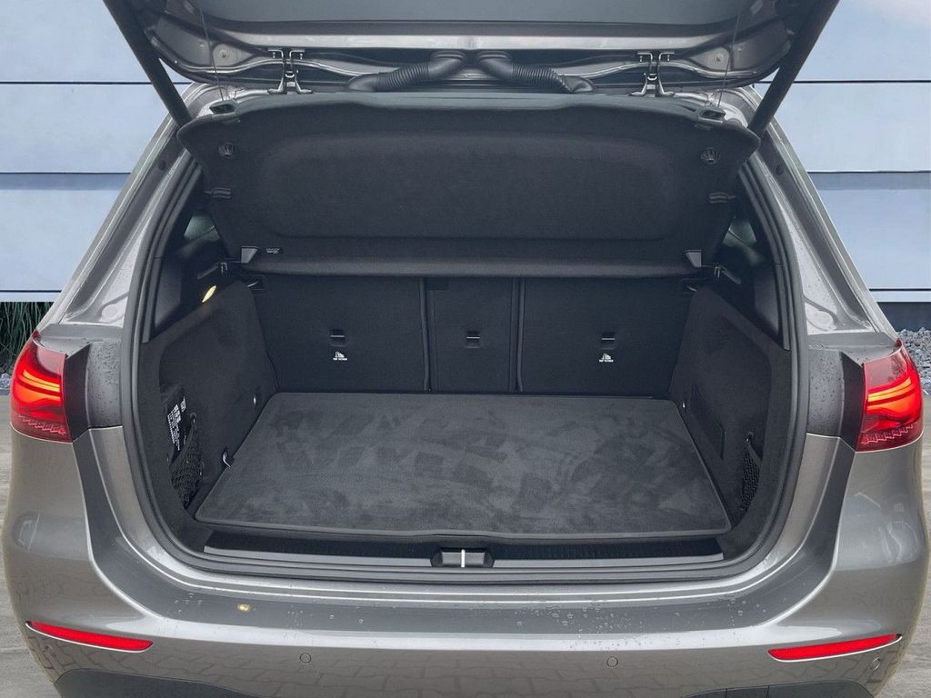 Mercedes-Benz B 200 2024