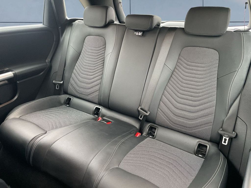 Mercedes-Benz B 200 2024