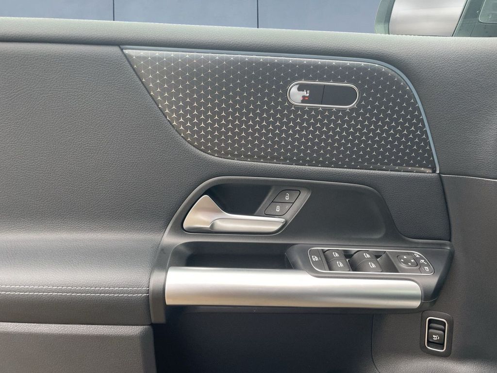 Mercedes-Benz B 200 2024