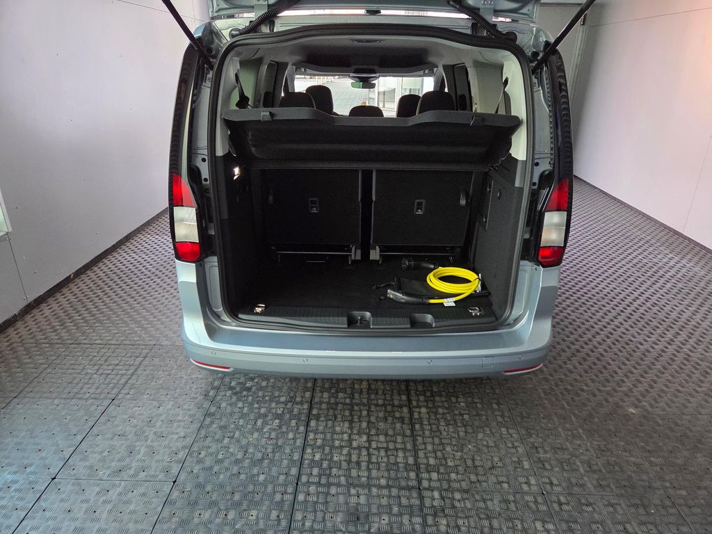 Ford Grand Tourneo 2025