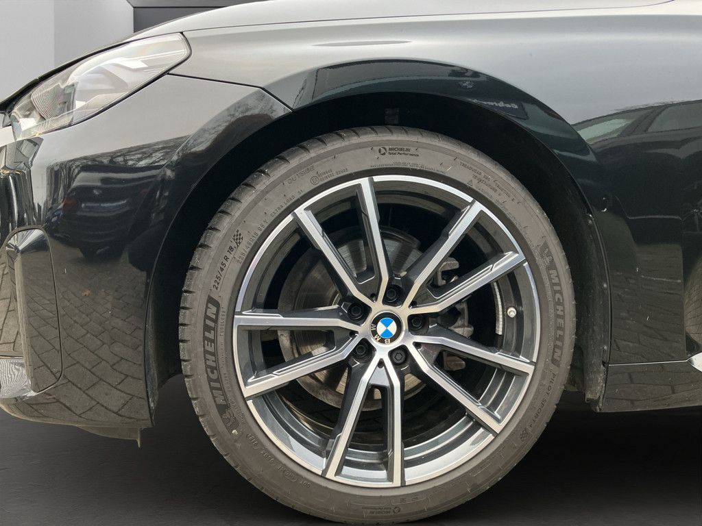 BMW 218 2024