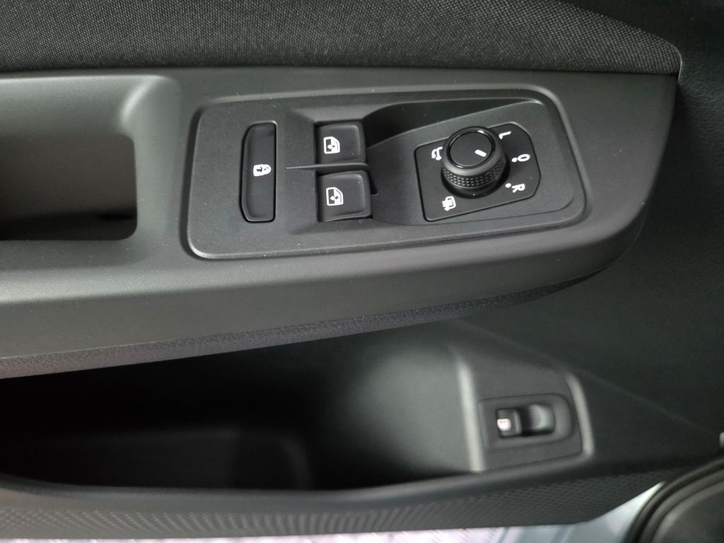 Ford Grand Tourneo 2025