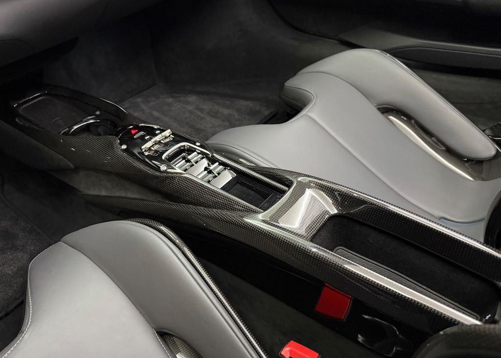 Ferrari 296 GTS 2023