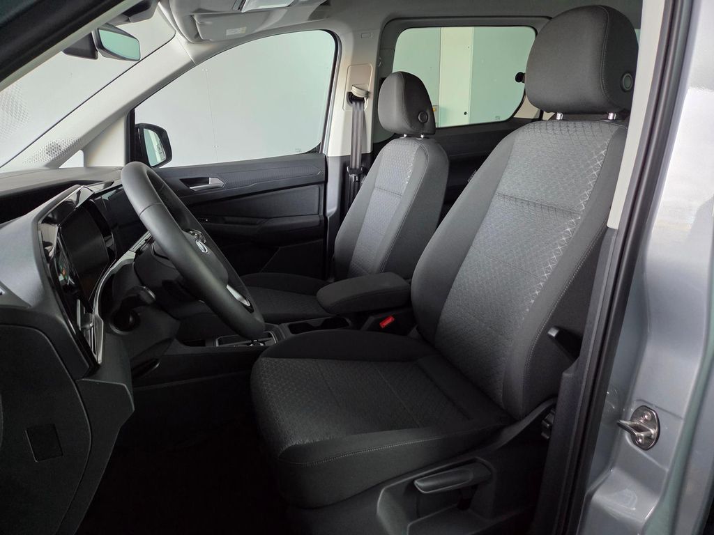 Ford Grand Tourneo 2025