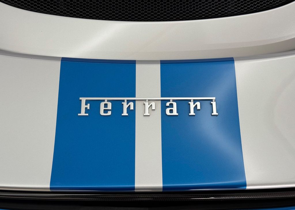 Ferrari 296 GTS 2023