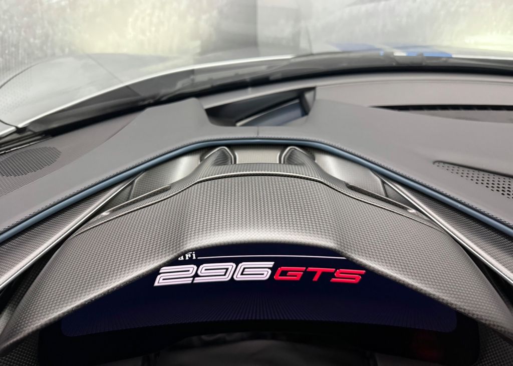 Ferrari 296 GTS 2023