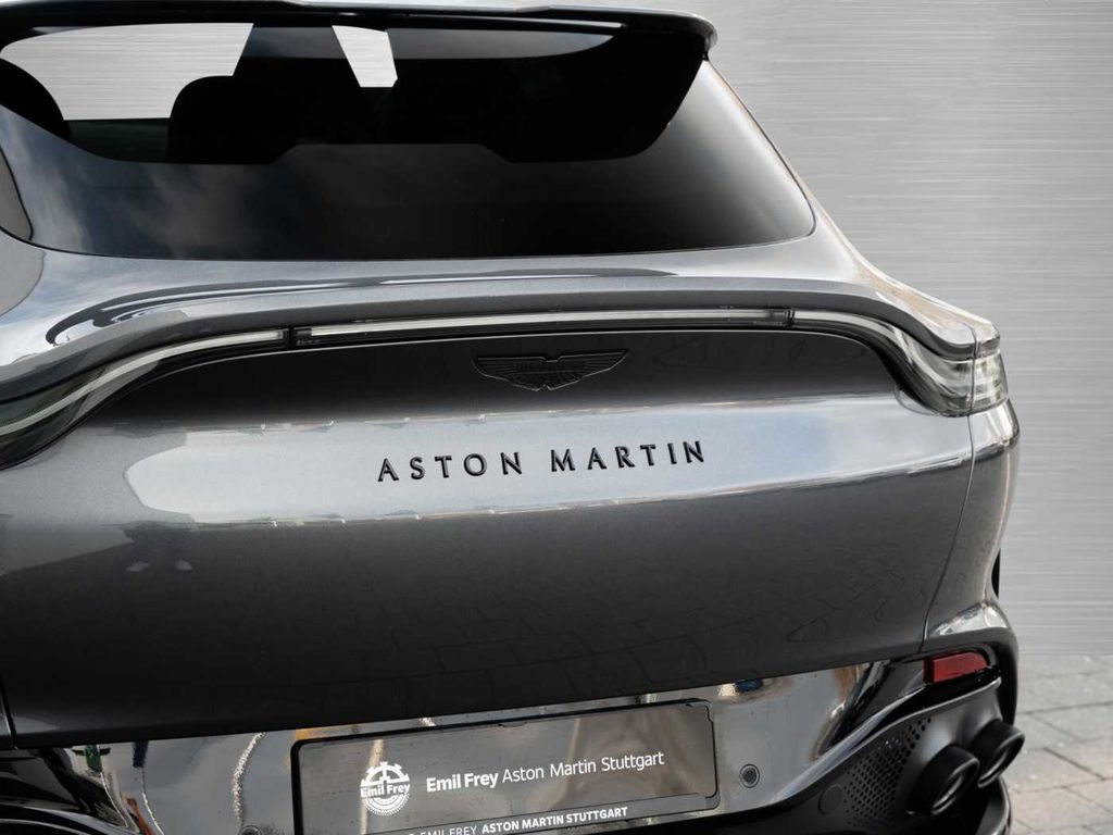 Aston Martin DBX 2025