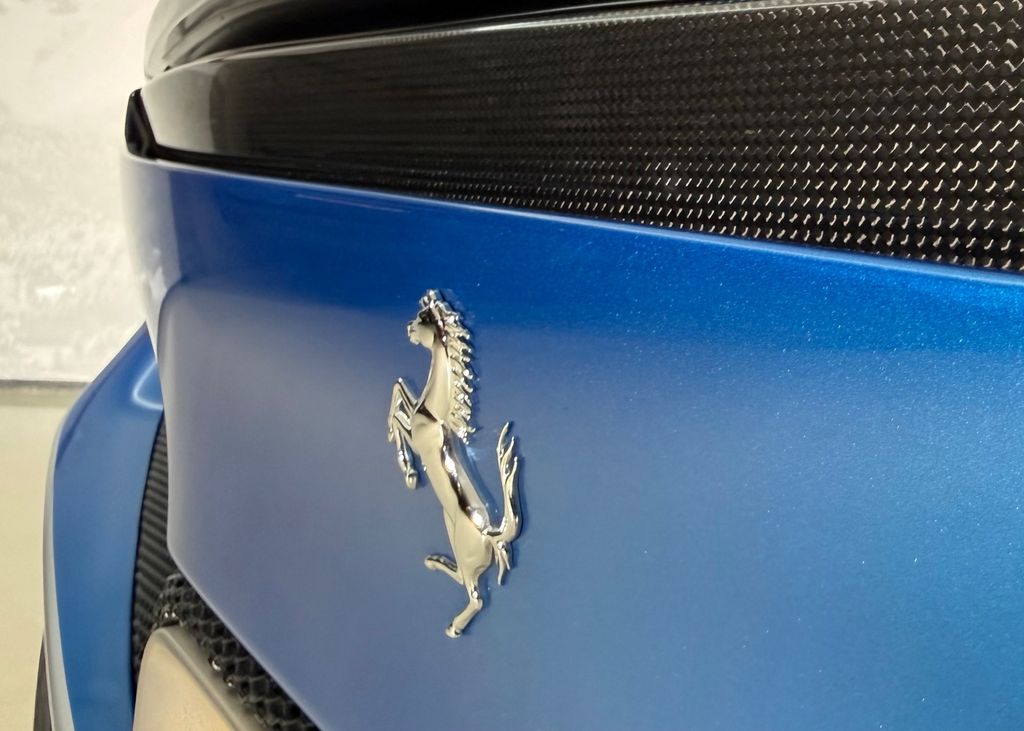 Ferrari 296 GTS 2023