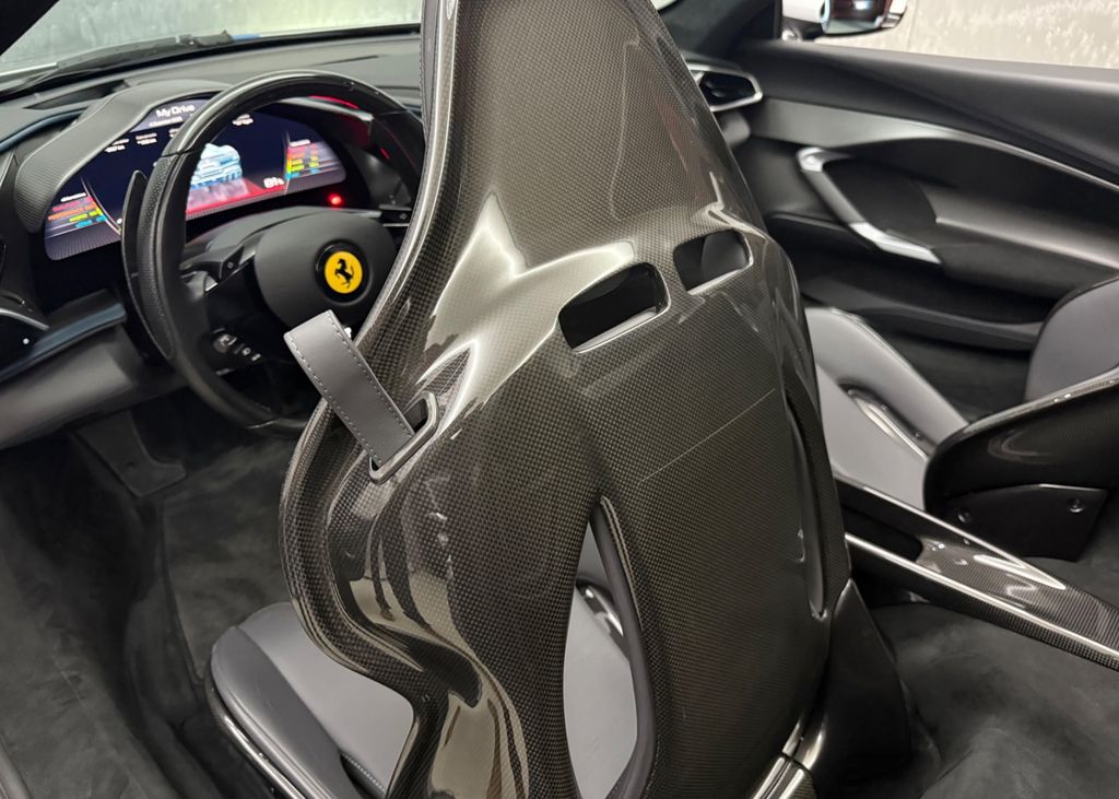 Ferrari 296 GTS 2023