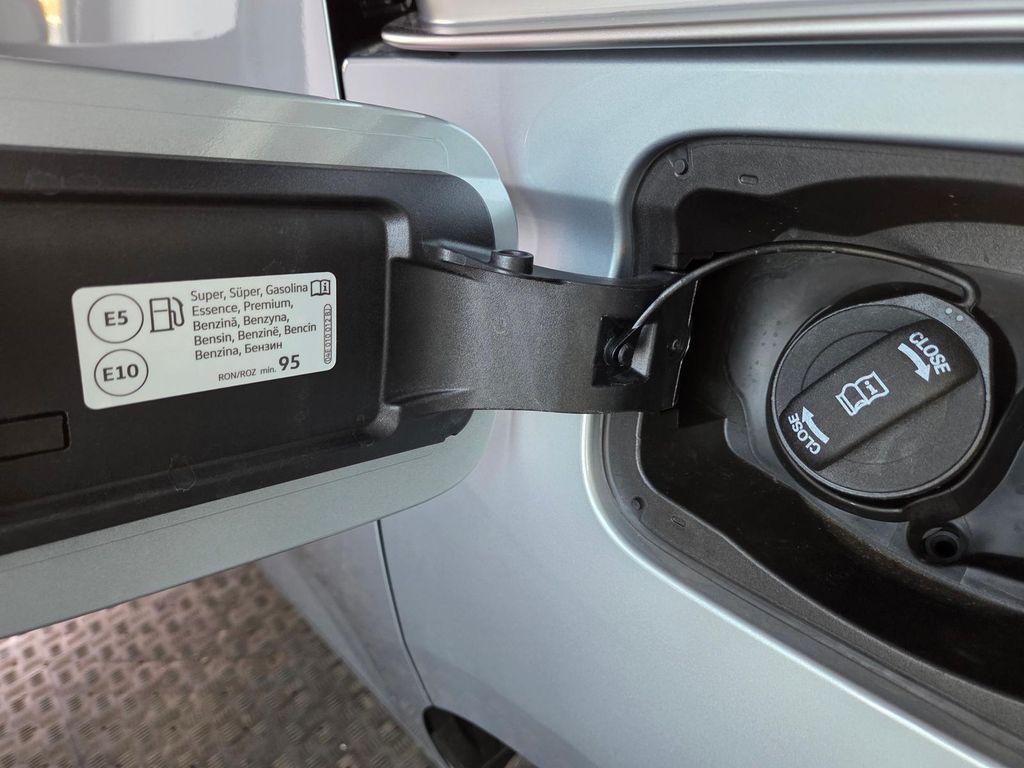 Ford Grand Tourneo 2025