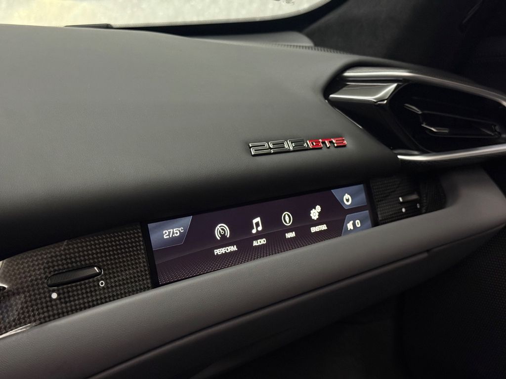Ferrari 296 GTS 2023