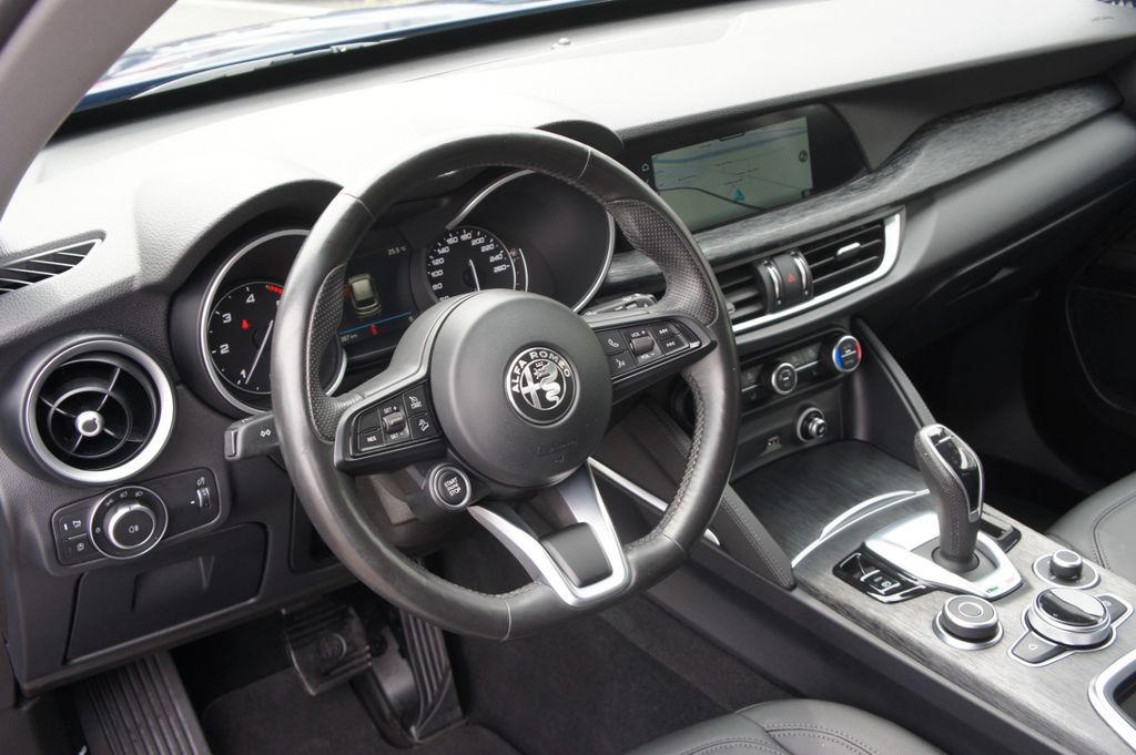 Alfa Romeo Stelvio 2022