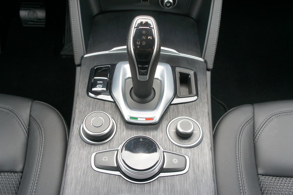 Alfa Romeo Stelvio 2022