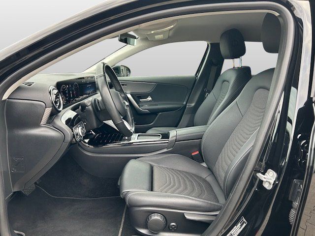 Mercedes-Benz A 180 2024