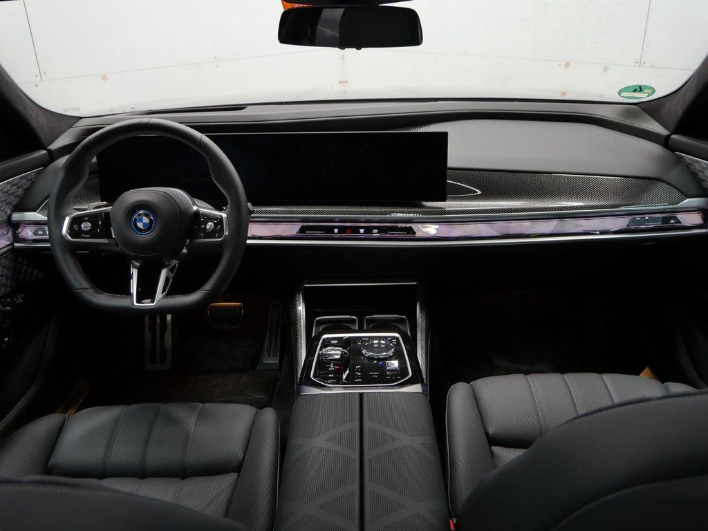 BMW i7 2024
