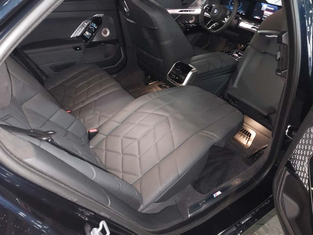 BMW i7 2024