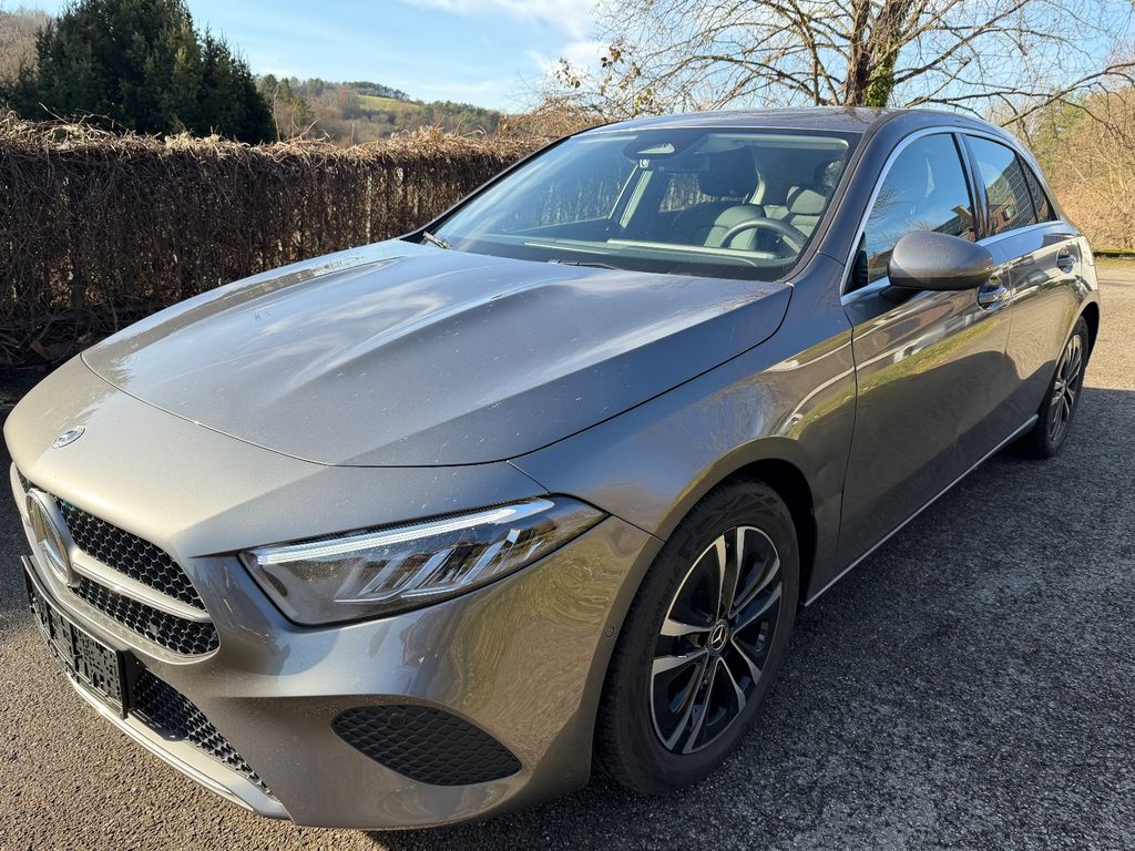 Mercedes-Benz A 180 2025