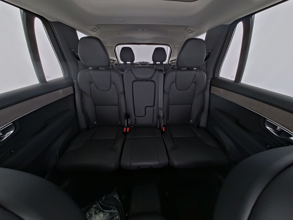 Volvo XC90 2025