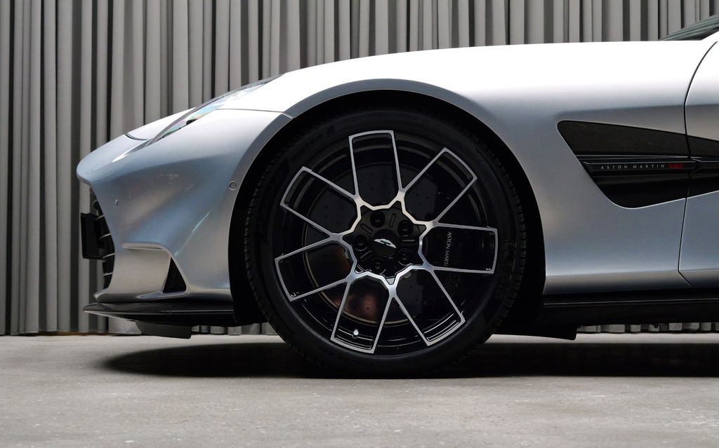 Aston Martin Vanquish 2024