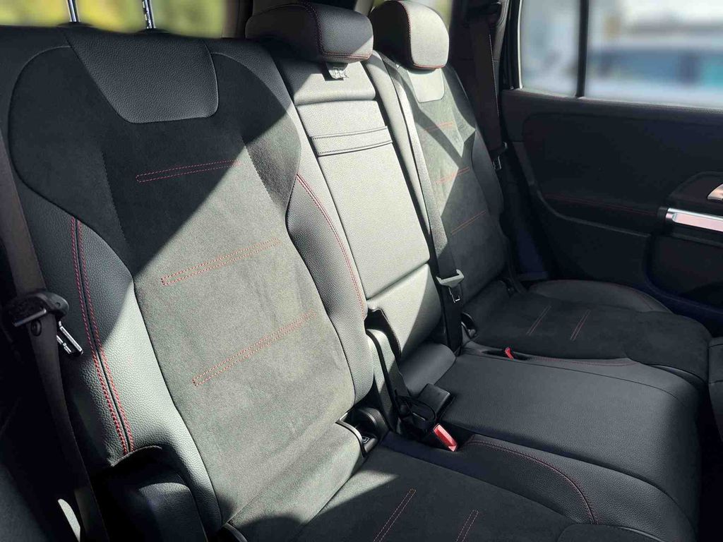 Mercedes-Benz EQB 2023