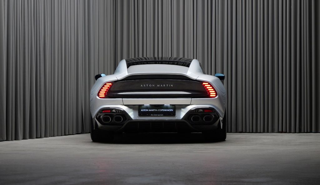 Aston Martin Vanquish 2024