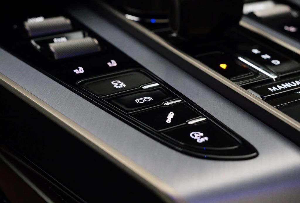 Aston Martin Vanquish 2024