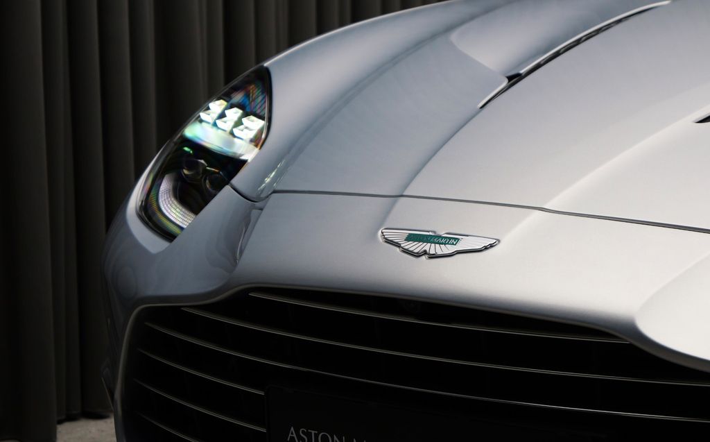 Aston Martin Vanquish 2024