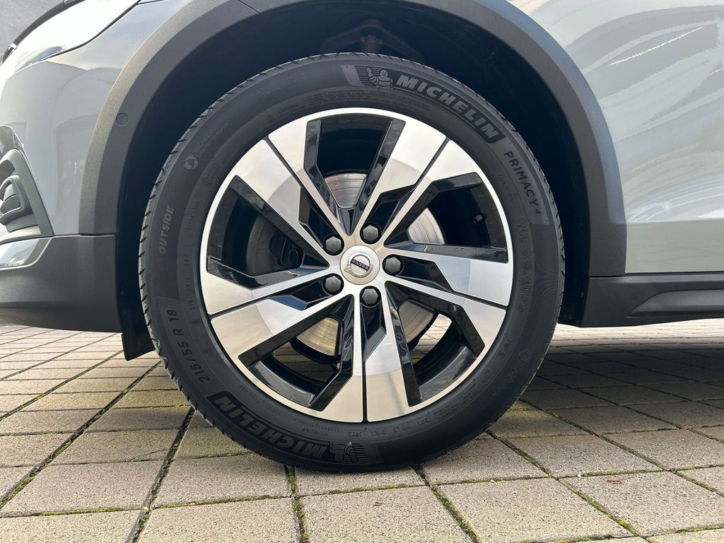 Volvo V60 Cross Country 2023