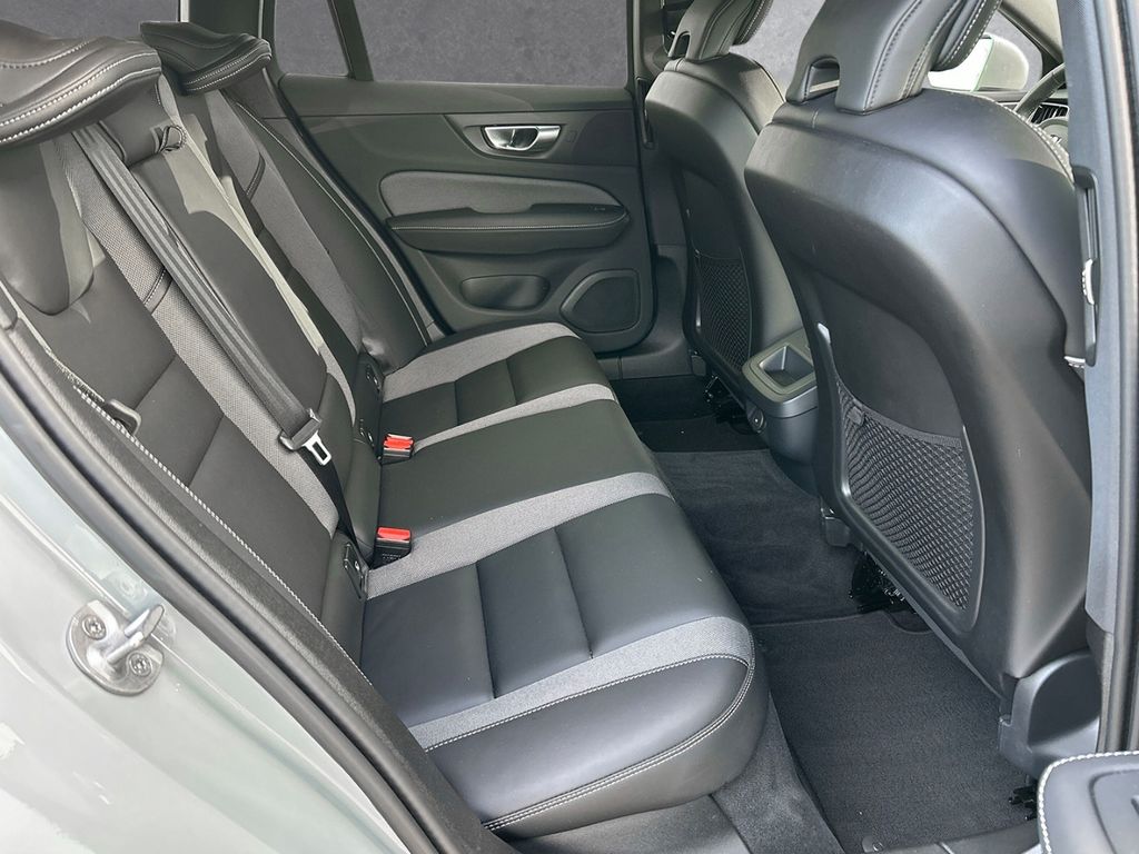 Volvo V60 Cross Country 2023