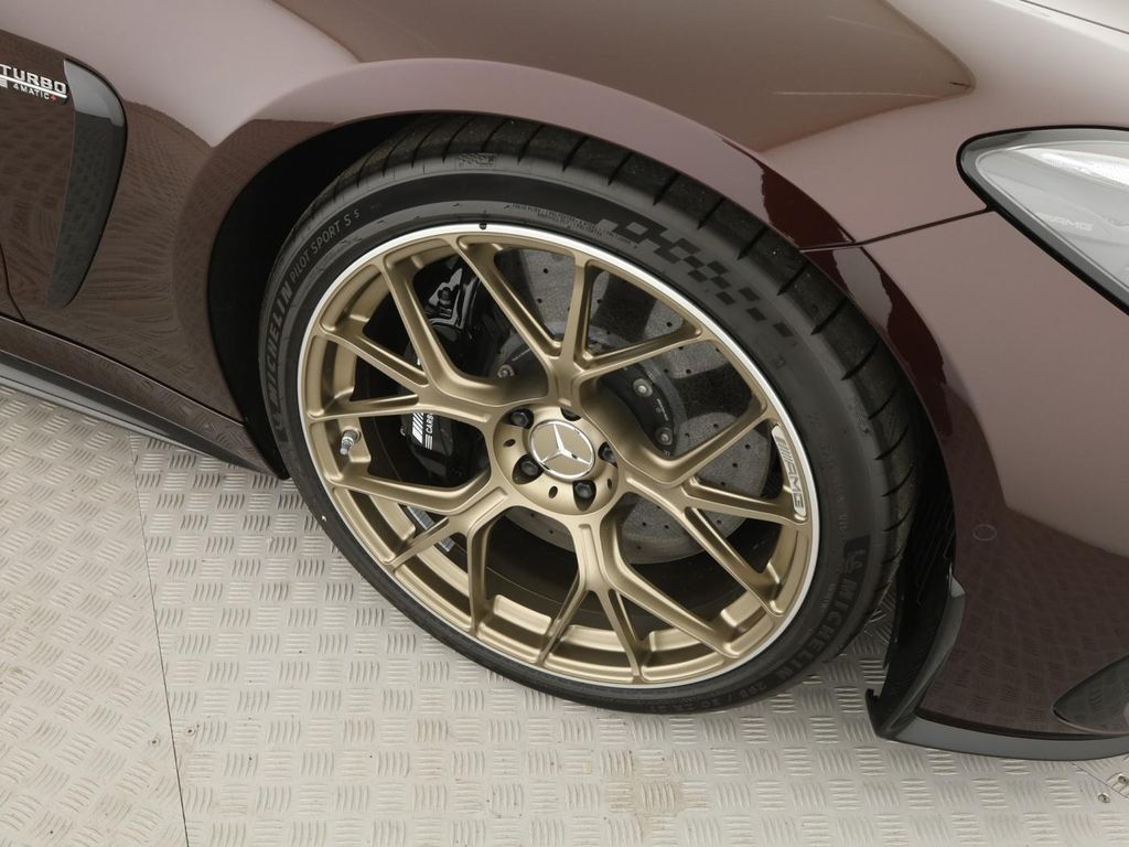 Mercedes-Benz AMG GT 2025