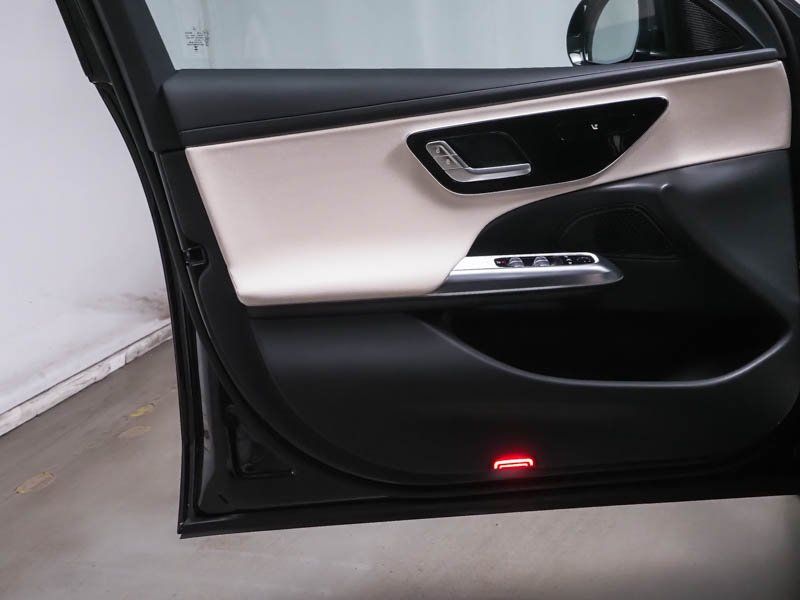 Mercedes-Benz E 300 2025