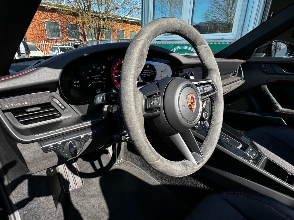 Porsche 911 2023