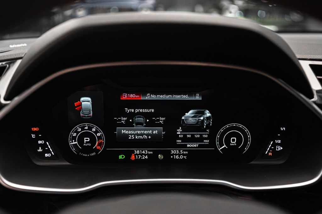 Audi RSQ3 2023