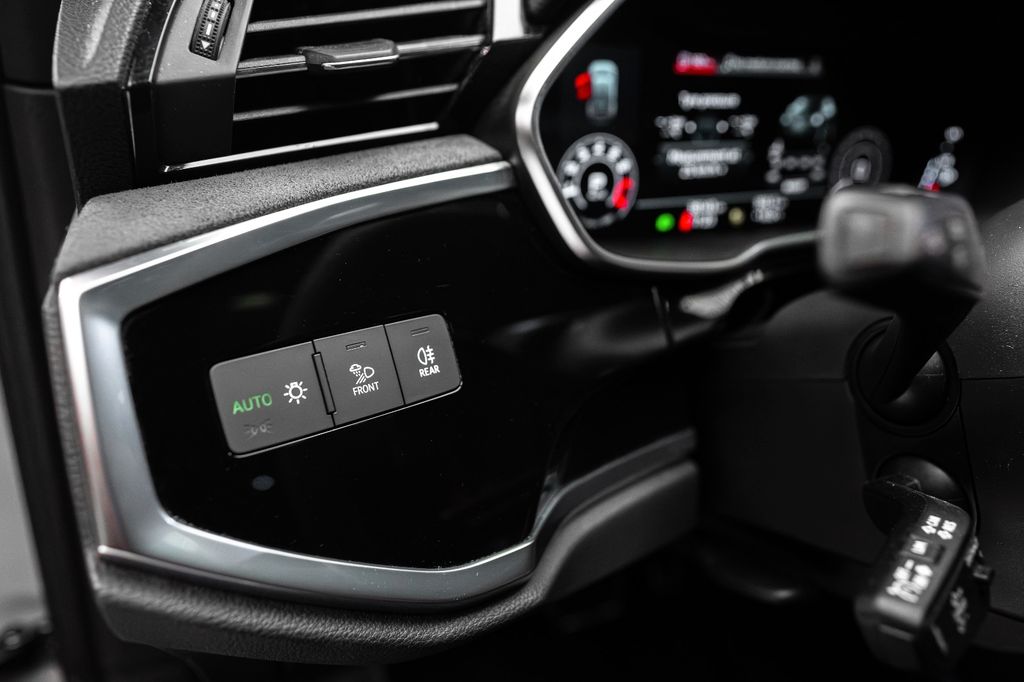 Audi RSQ3 2023