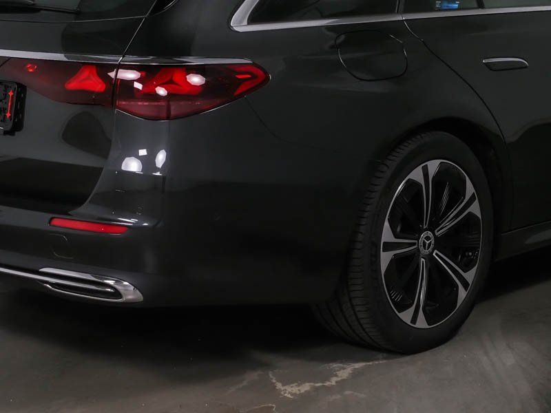 Mercedes-Benz E 300 2025