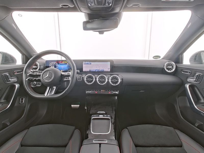 Mercedes-Benz A 250 2024