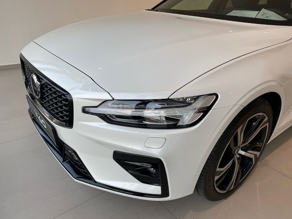 Volvo V60 2024