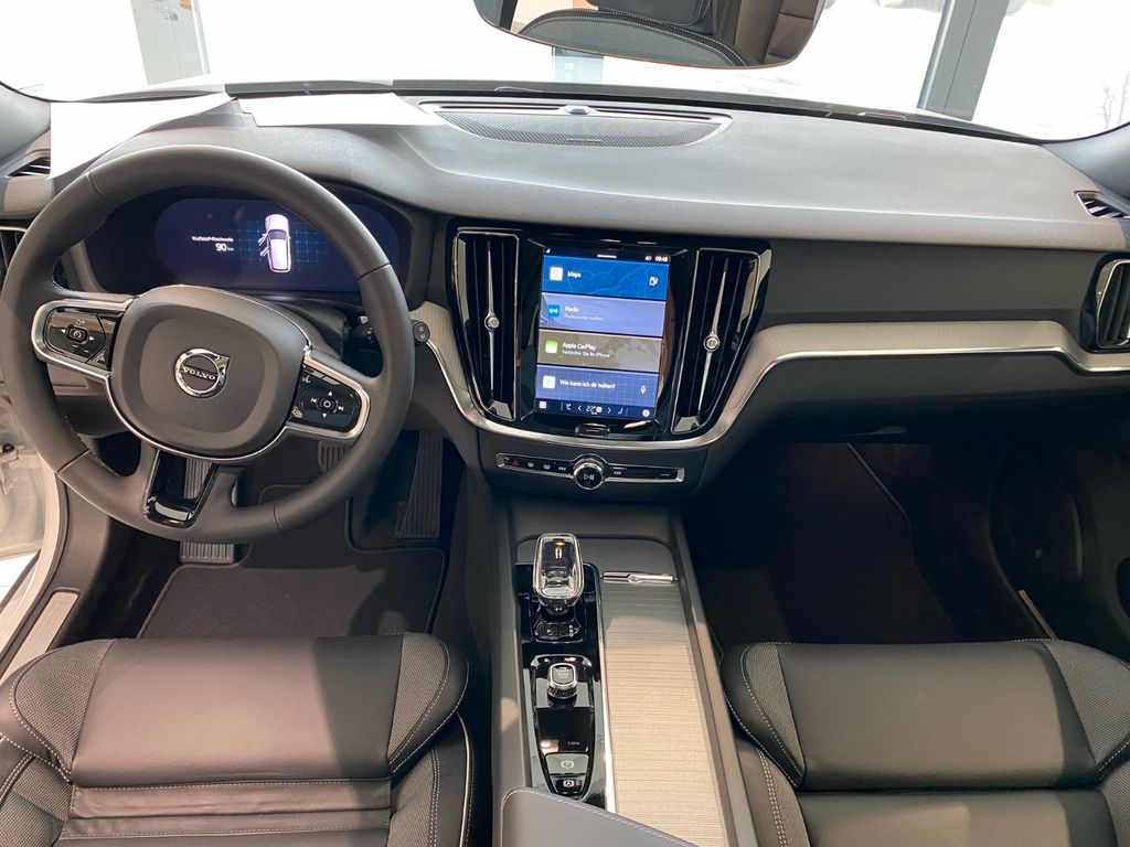 Volvo V60 2024