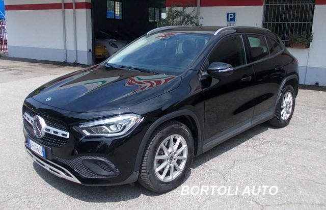 Mercedes-Benz GLA 200 2021
