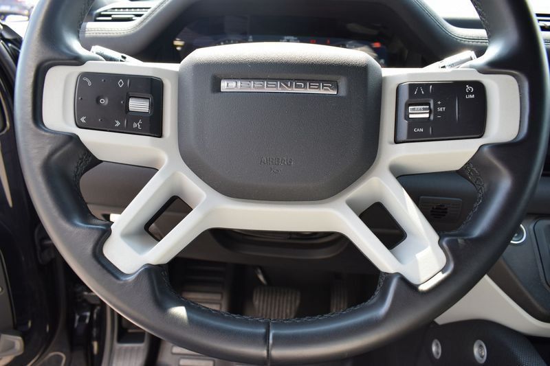 Land Rover Defender 2024