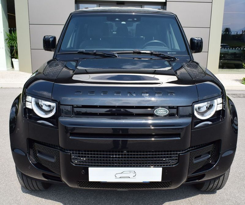 Land Rover Defender 2024