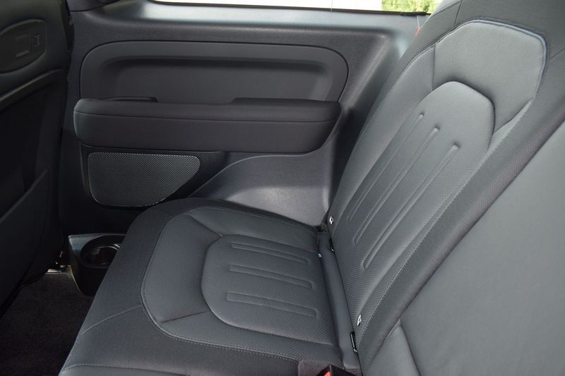 Land Rover Defender 2024