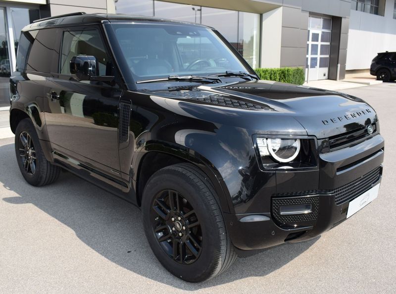 Land Rover Defender 2024