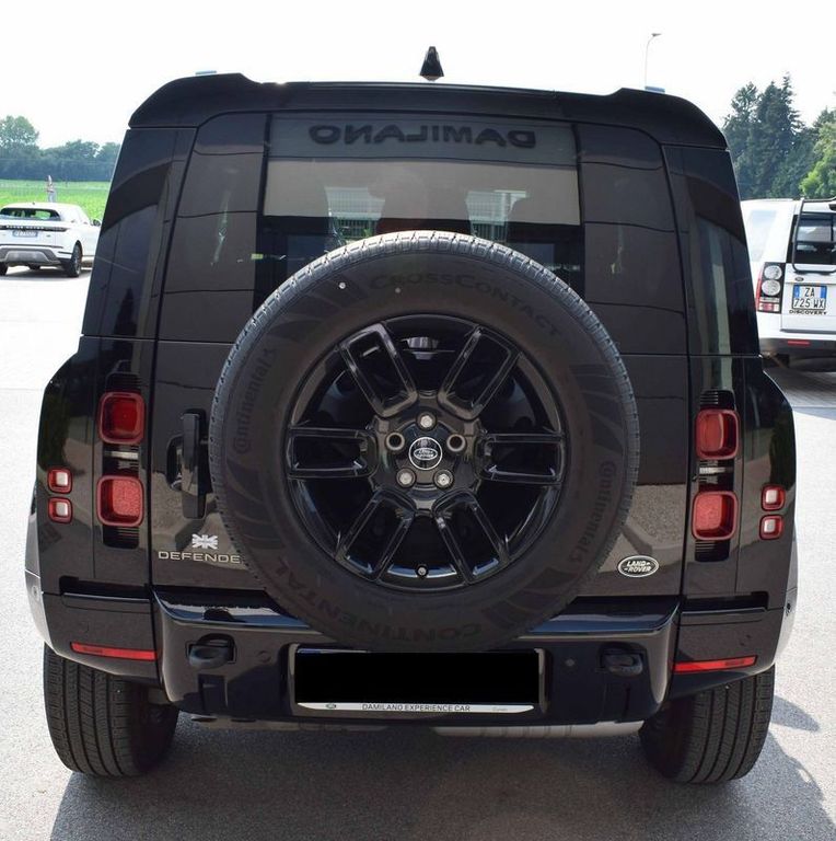 Land Rover Defender 2024