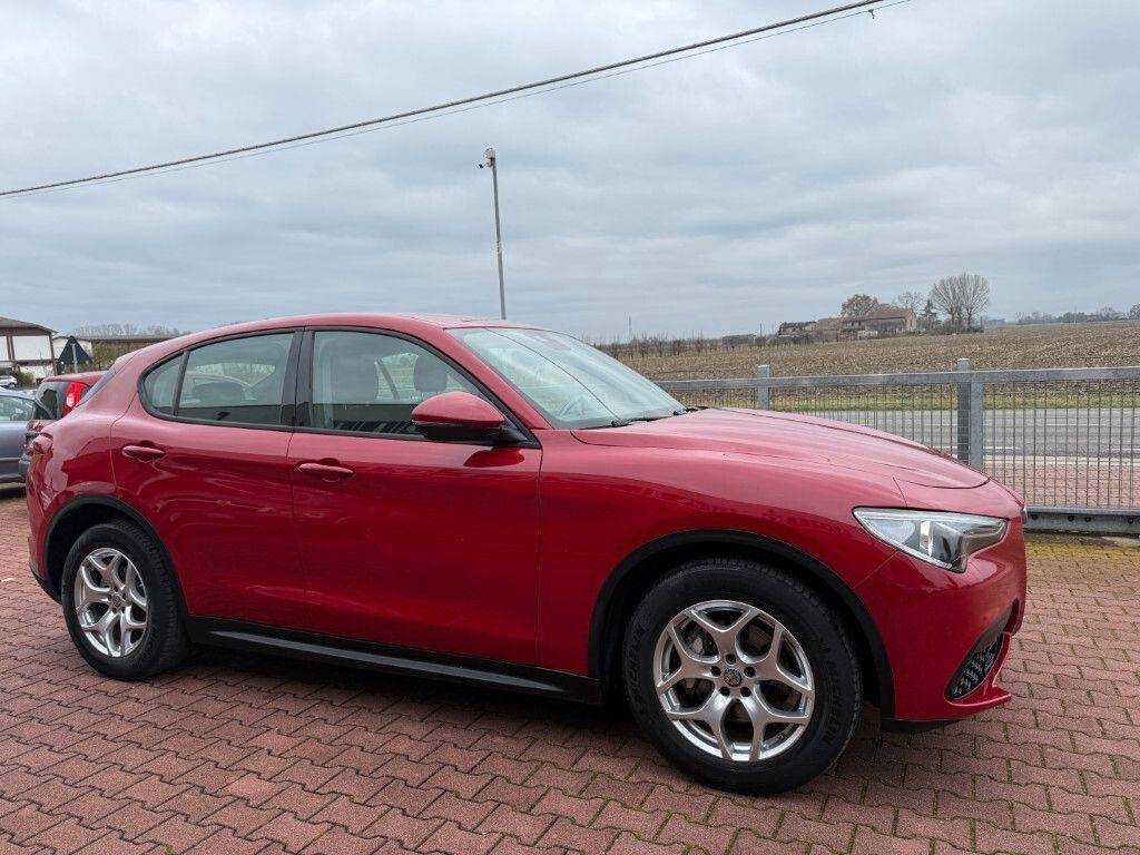 Alfa Romeo Stelvio 2021