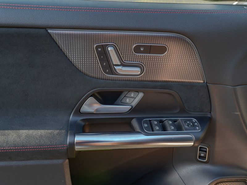 Mercedes-Benz EQA 2021