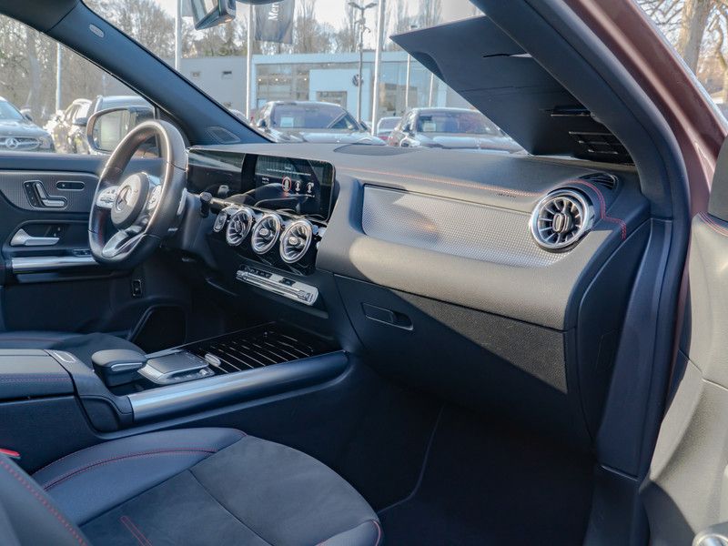 Mercedes-Benz EQA 2021