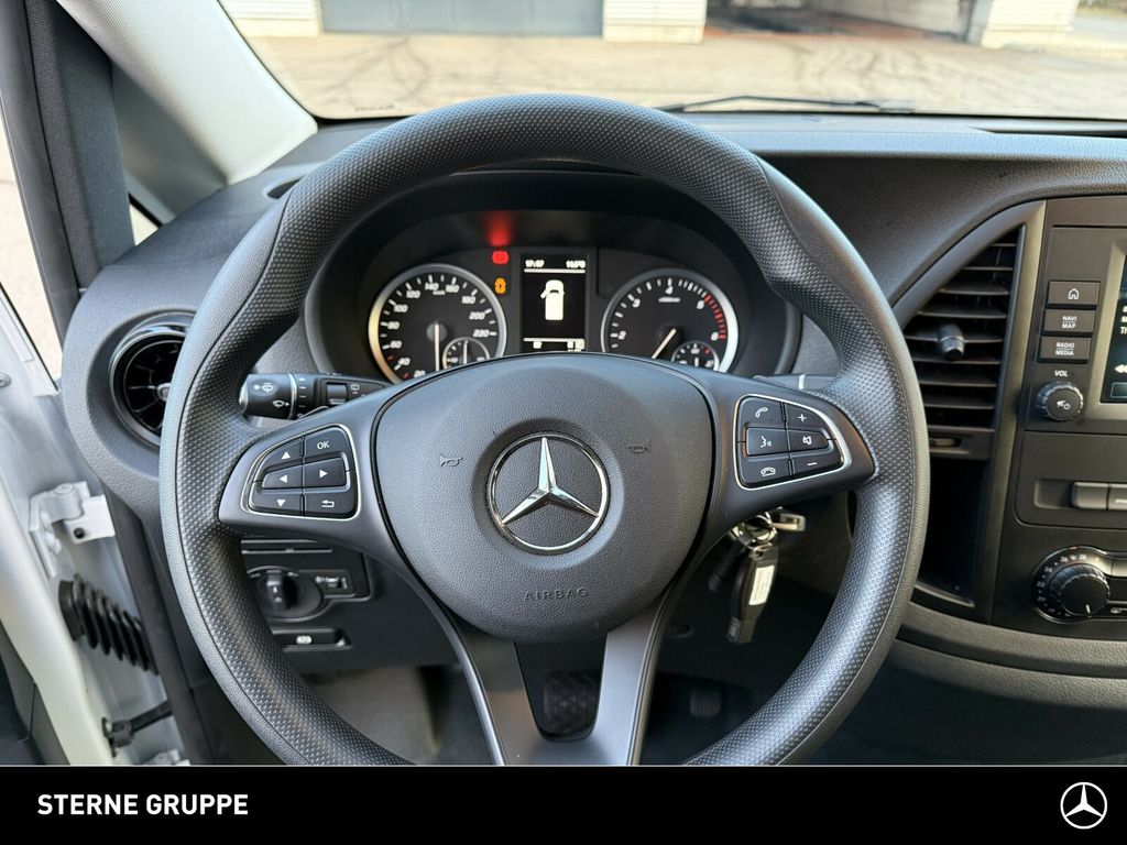 Mercedes-Benz 2022